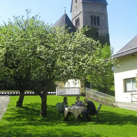 Gartenauer 4*